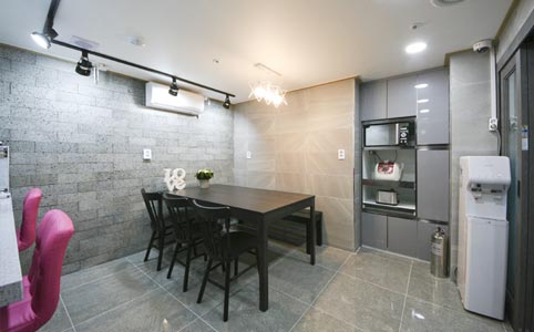 주방과 분리된 휴게공간